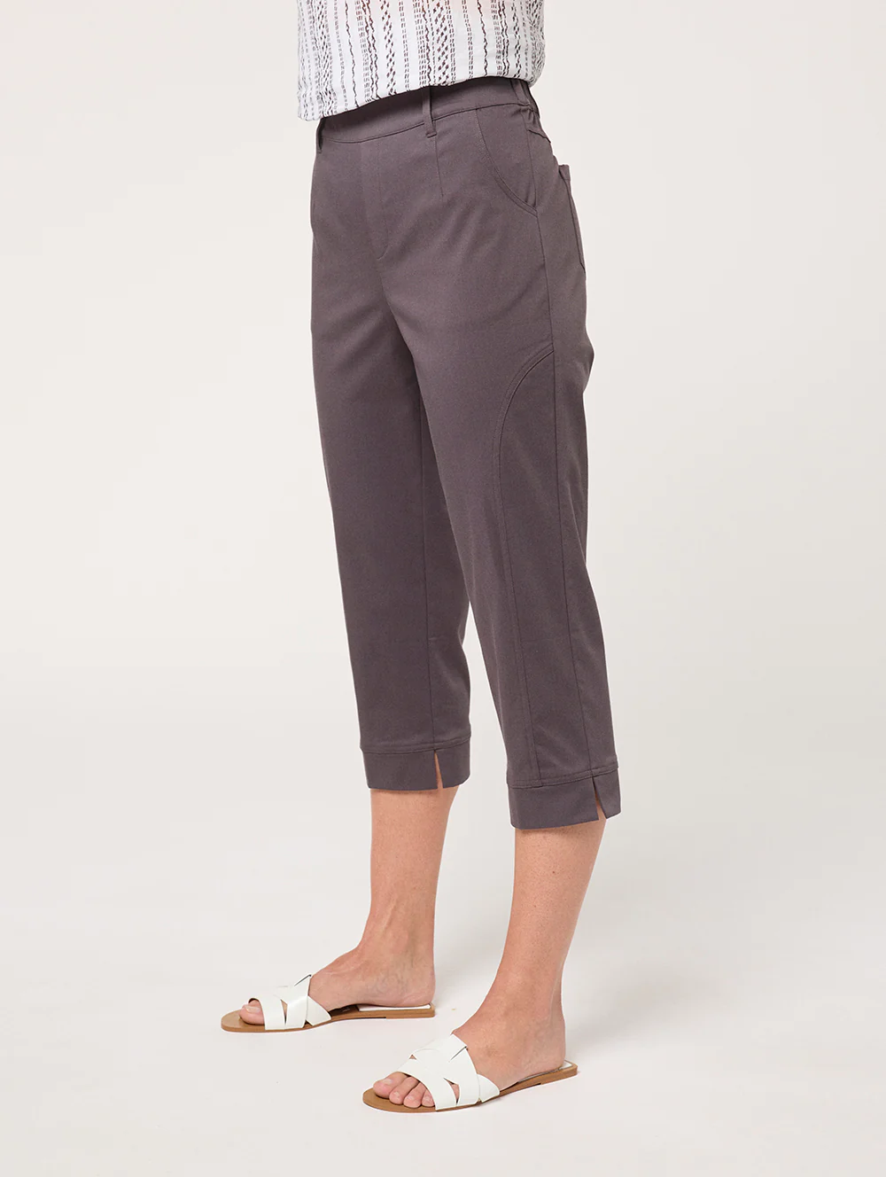Taren 3/4 Pant - Image 2